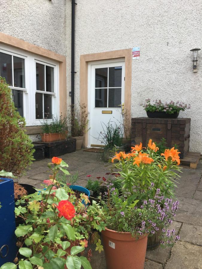 B&B At No 4 Biggar Buitenkant foto